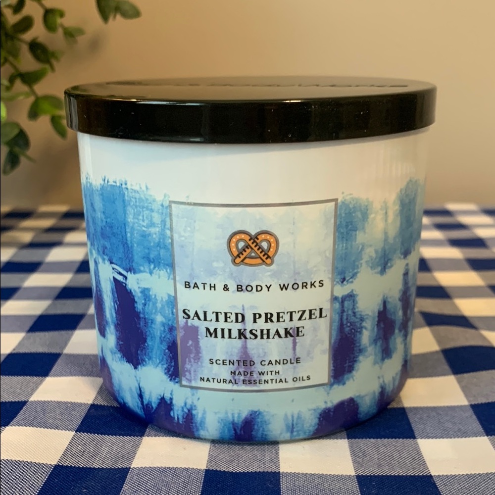 Bath & Body Works Salted Pretzel Milkshake Candle